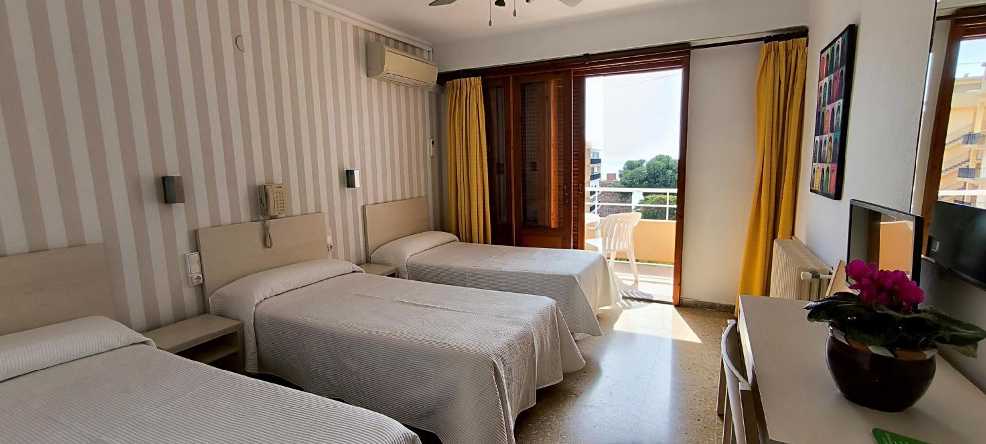 Hotel Tramontana เบนิสกัสซิม ภายนอก รูปภาพ